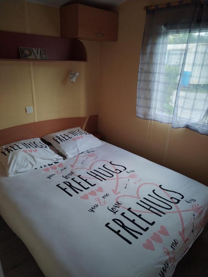 Mobil-Home Coin De Paradis En Cote D'Opale Sur Terrain Prive Et Sa Caravane Hermelinghen ภายนอก รูปภาพ