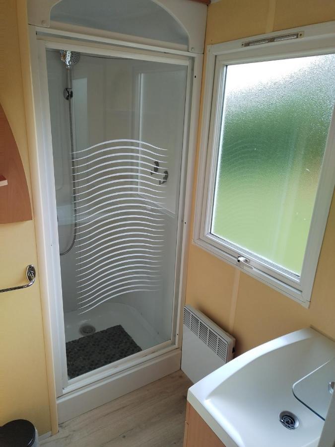 Mobil-Home Coin De Paradis En Cote D'Opale Sur Terrain Prive Et Sa Caravane Hermelinghen ภายนอก รูปภาพ